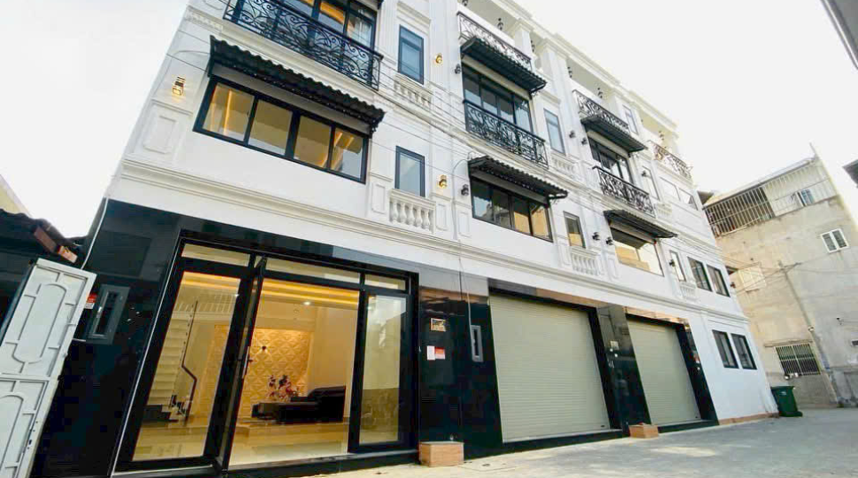 Bán nhà riêng đường thông, 4,9 tỷ thương lượng, 61,2m2, 3PN + 3WC, Thạnh Xuân, Q12, HCM