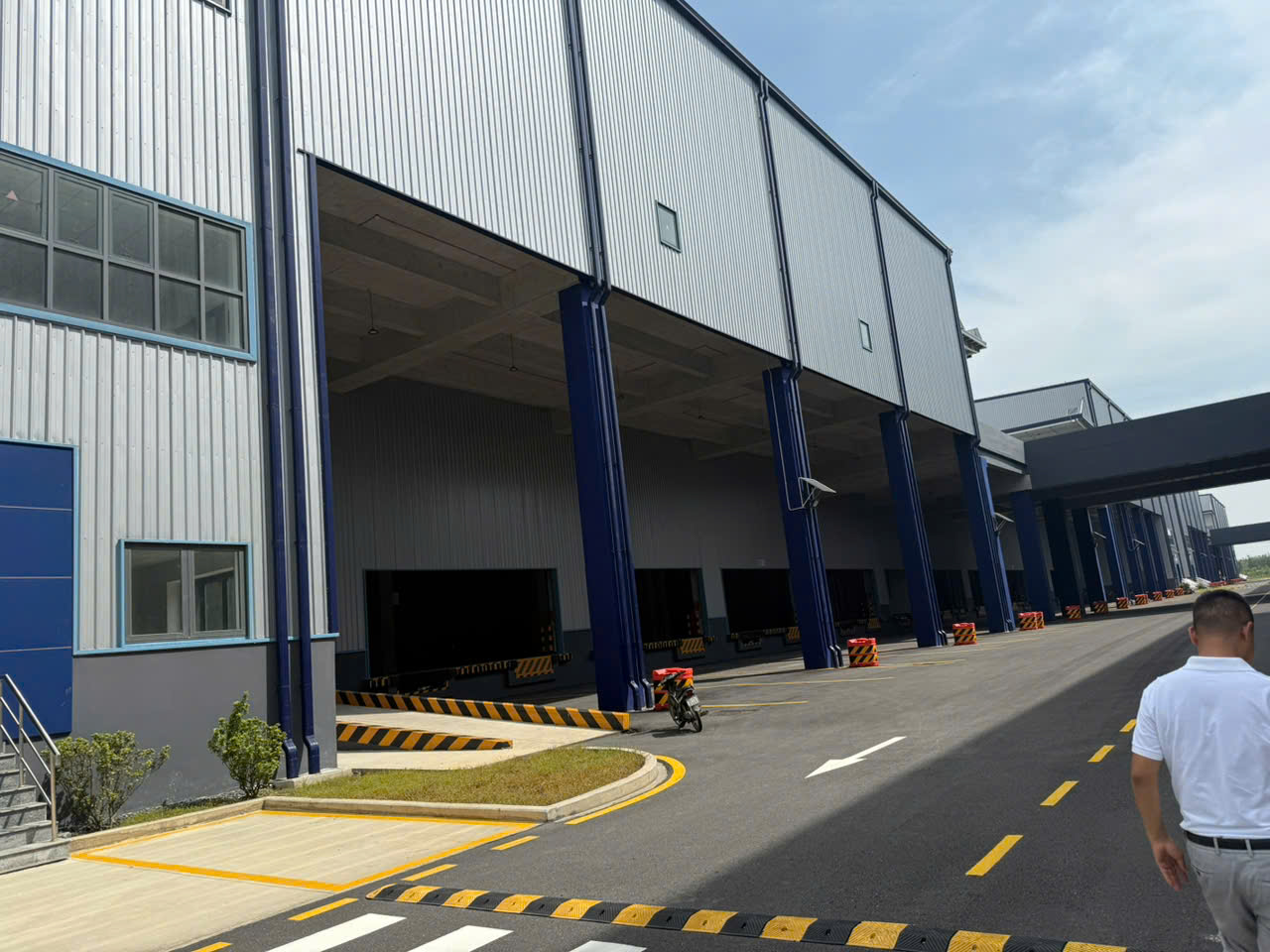 thuê xưởng kcn tân đức long an