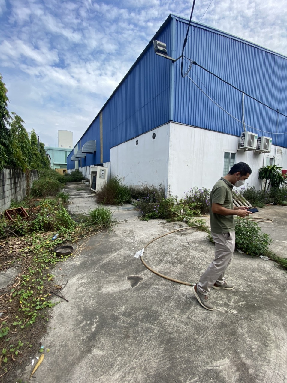 Cho thuê nhà xưởng mặt tiền đường Dương Công Khi Hóc Môn