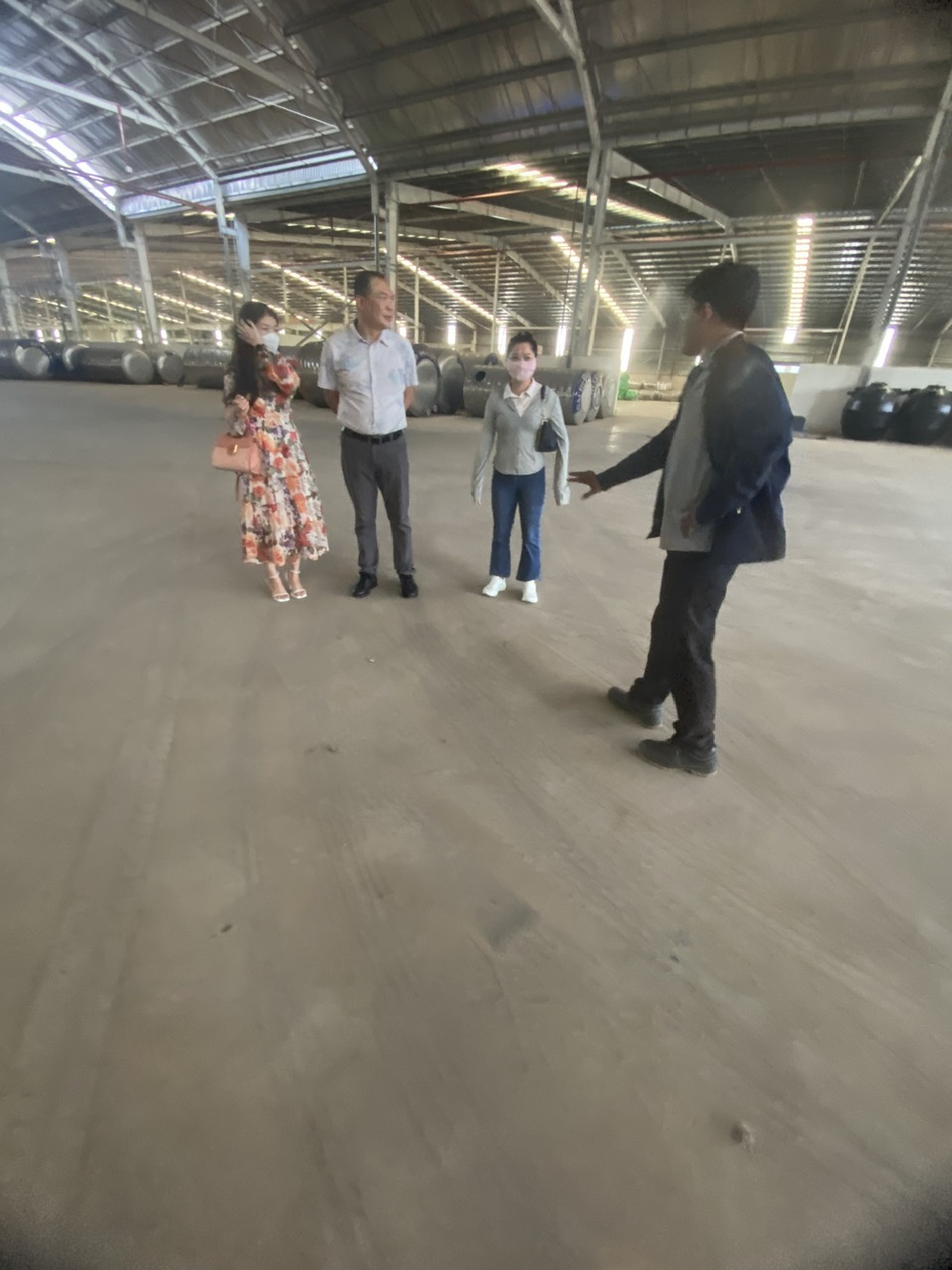 cho thuê kho xưởng 2000m2 măt tiền quốc lô 1A gần chợ gò đen