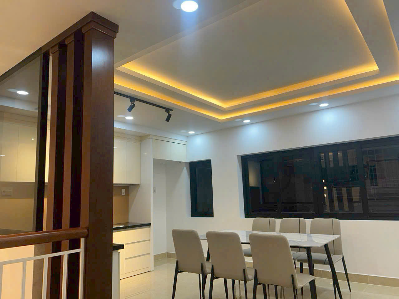 bán BBiệt thự 25x45m CN 1100m2 thổ cư Mặt tiền Lê Thị Riêng gần ủy ban Q12 4 PN